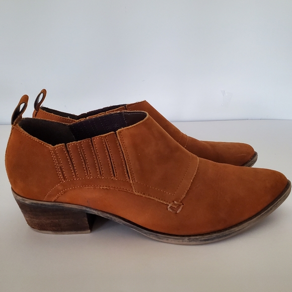 STEVE MADDEN Women Sz 9 AUCKLAND Western Cognac Leather Booties Cuban Heels EUC - Picture 6 of 14